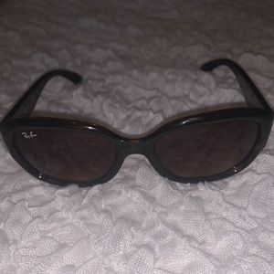 RAY BAN sunglasses